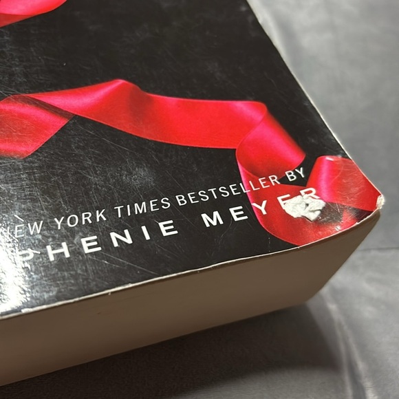 Eclipse by Stephenie Meyer Paperback - Picture 3 of 4